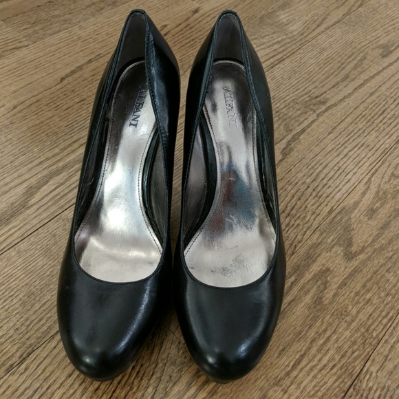 Black pumps - Picture 2 of 4